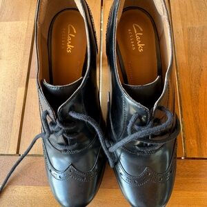 Clarks Black Leather Women's Oxford Flats